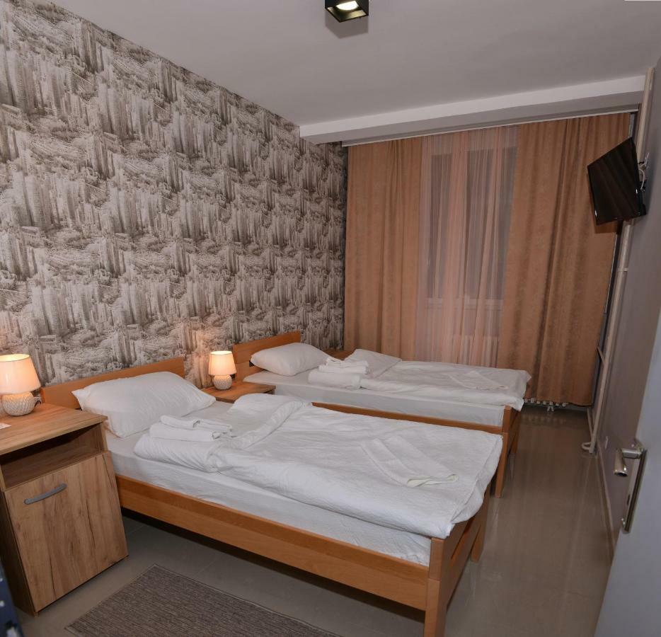 Hotel Timok Knjazevac エクステリア 写真